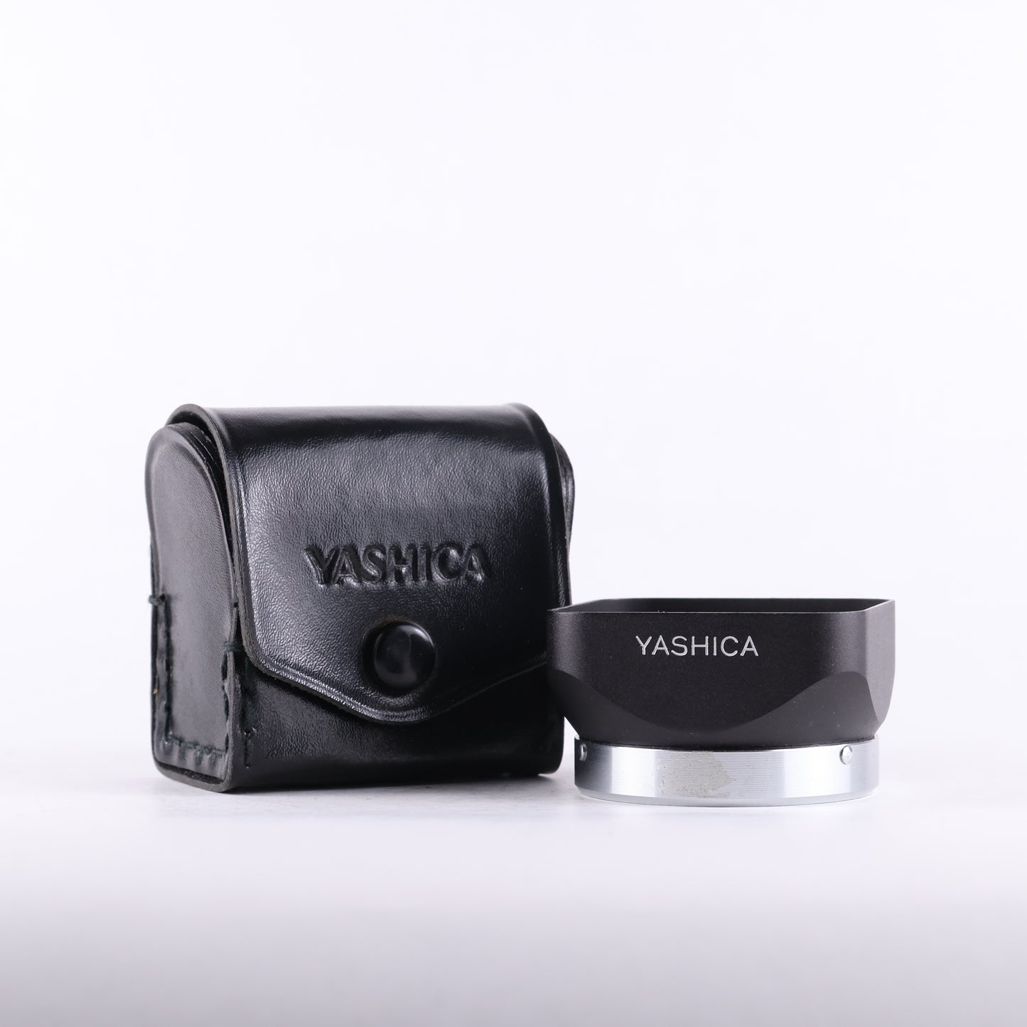 Yashica Lens Hood - Bayonet 1