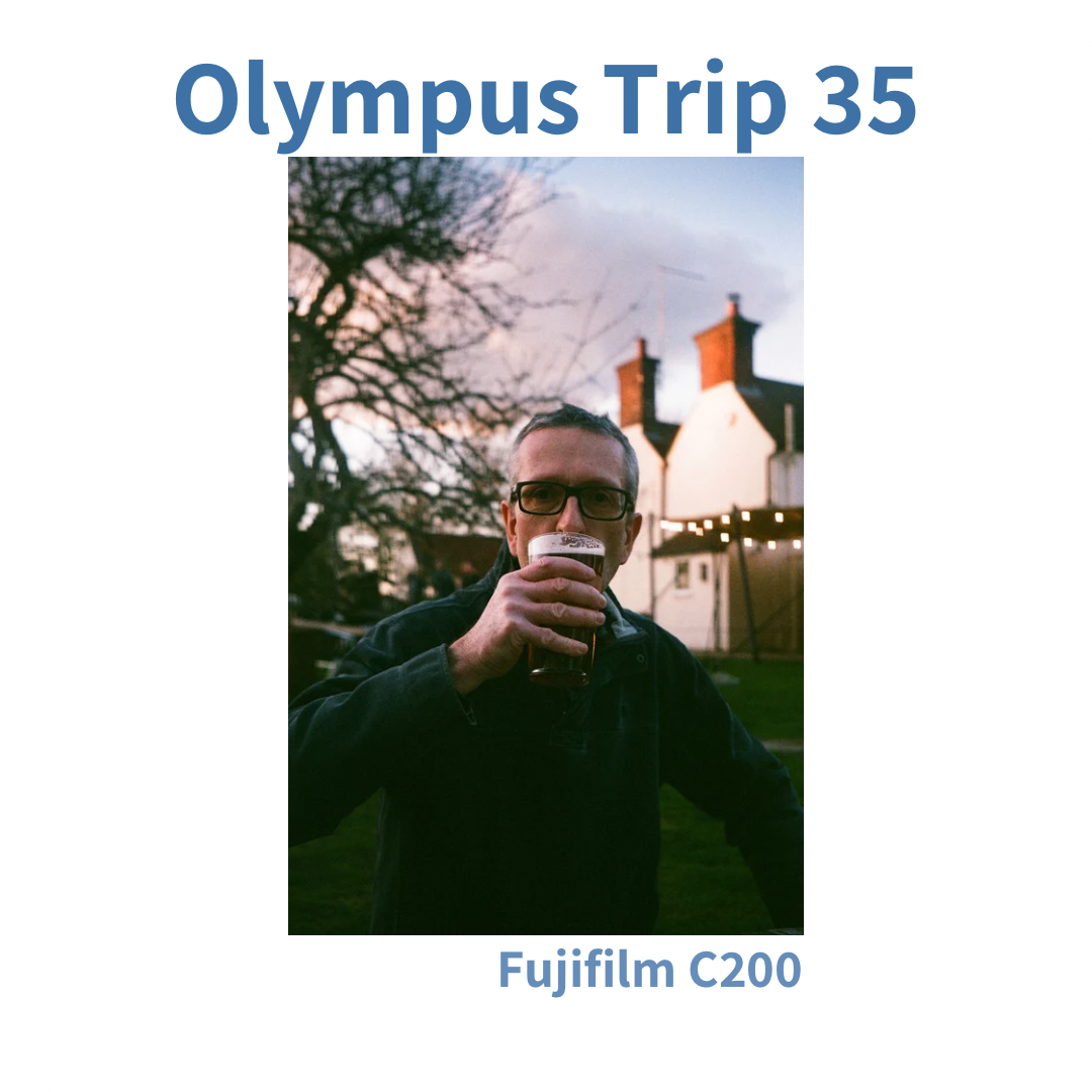 Olympus Trip 35 - Red