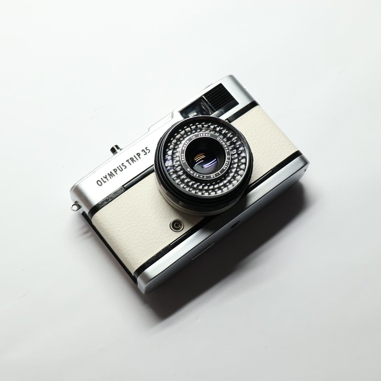 Olympus Trip 35 - White