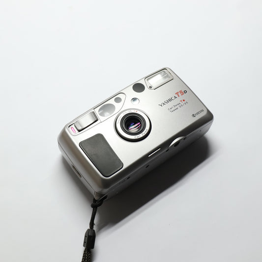 Yashica T5D