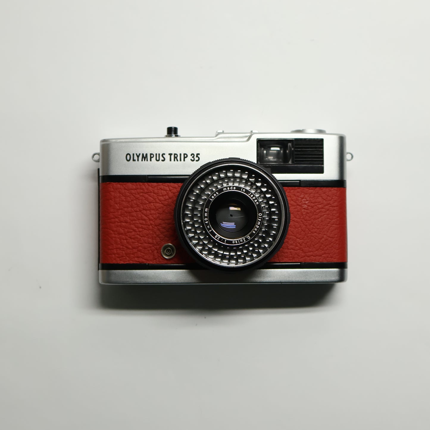 Olympus Trip 35 - Red