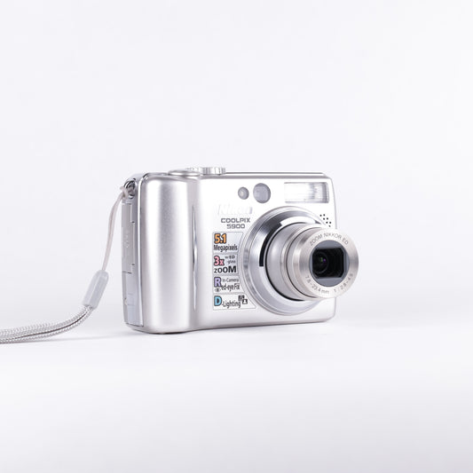Nikon Coolpix 5900 - Silver