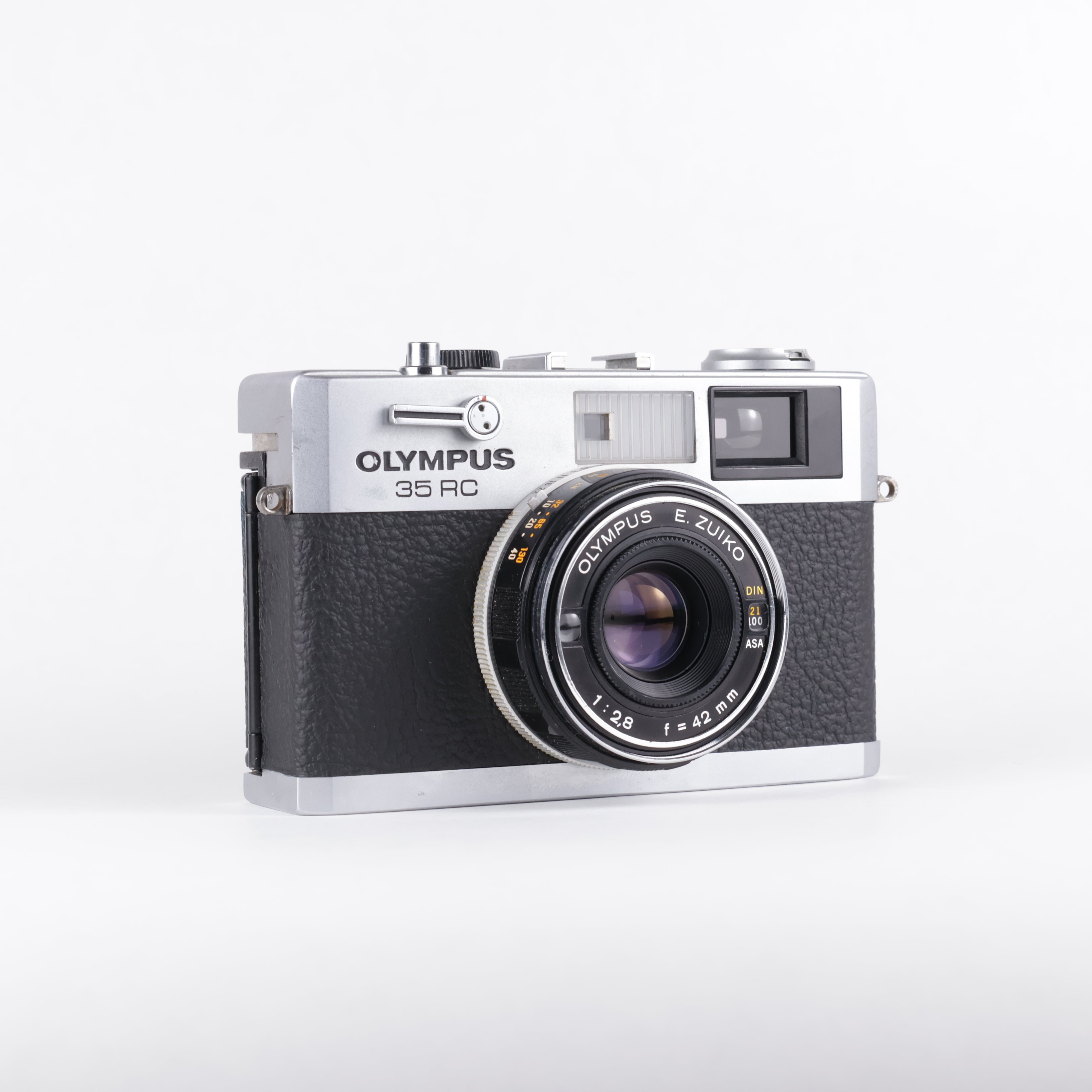 OLYMPUS 35 RC 整備完動品、テスト撮影済　247037 楽天市場】【整備済】【保証付 】 オリンパス OLYMPUS 35 RC S/N