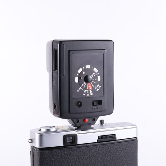 Vivitar Auto 215 Flash